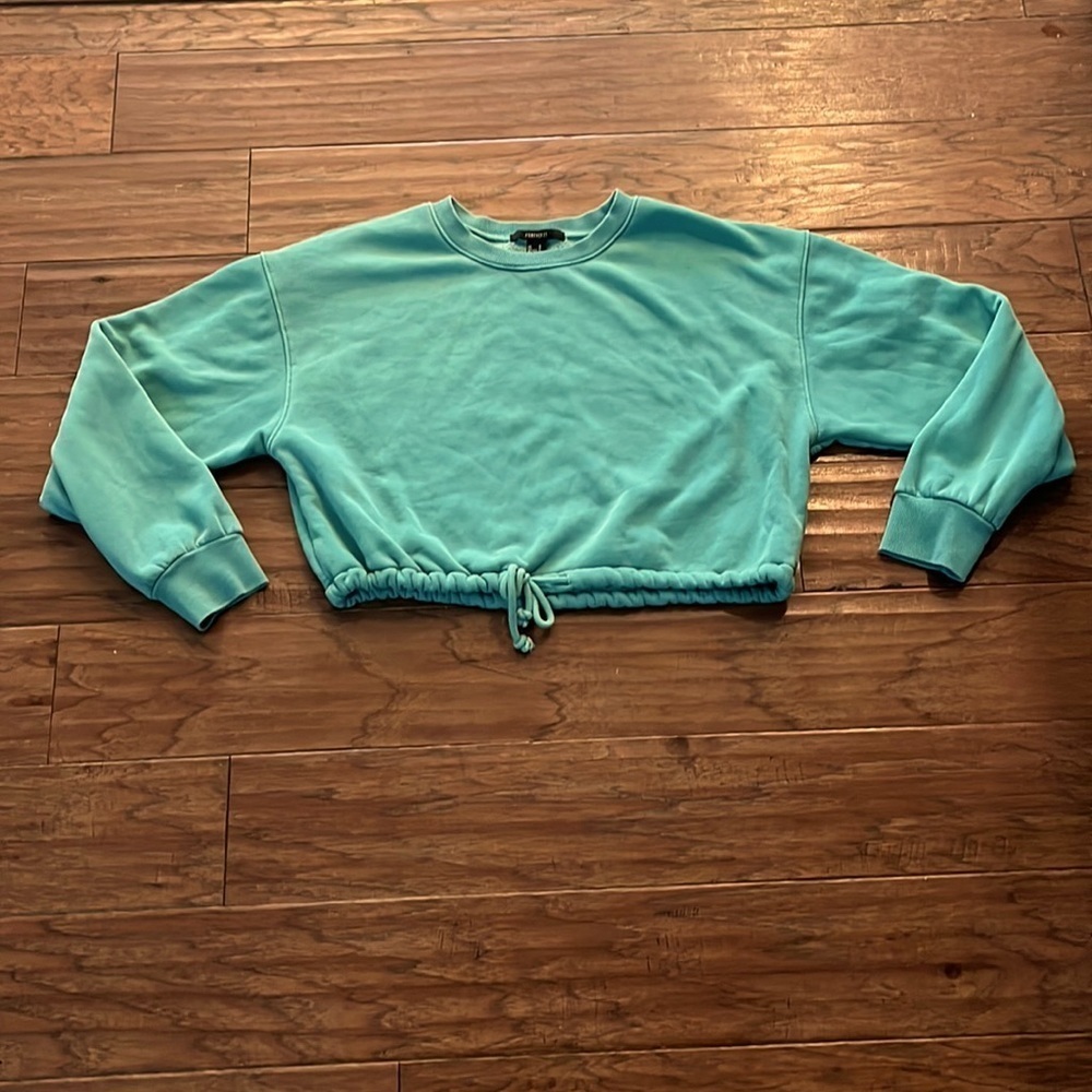 Forever 21 cropped sweatshirt